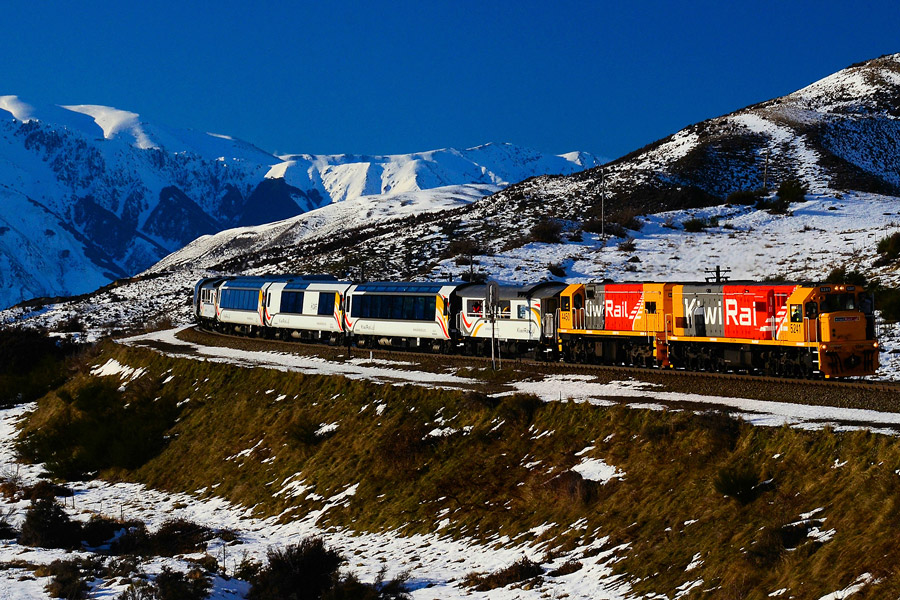 scenic train trips new zealand