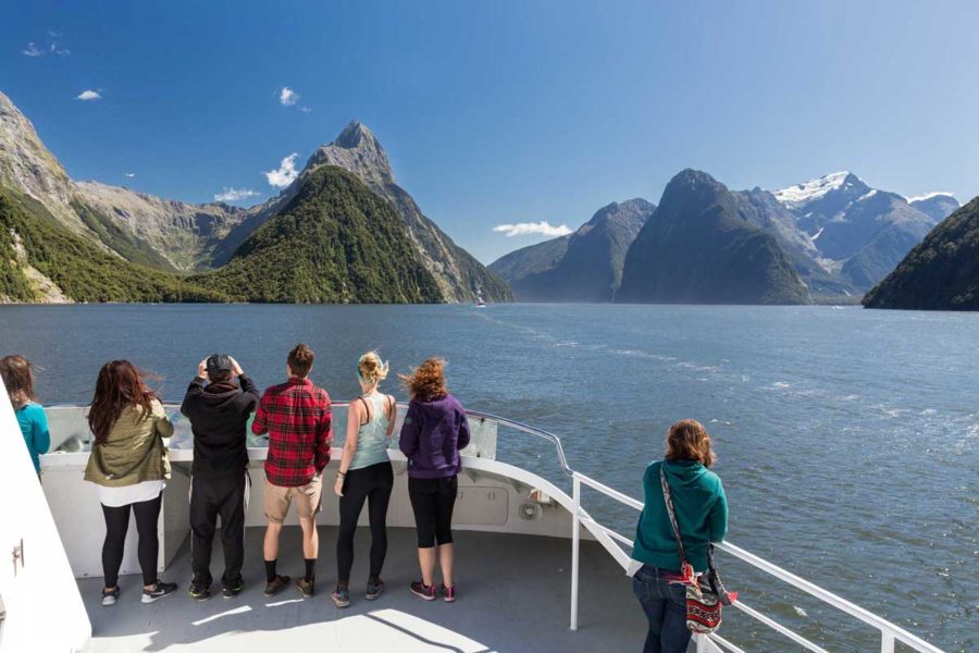 milford sound tour New Zealand